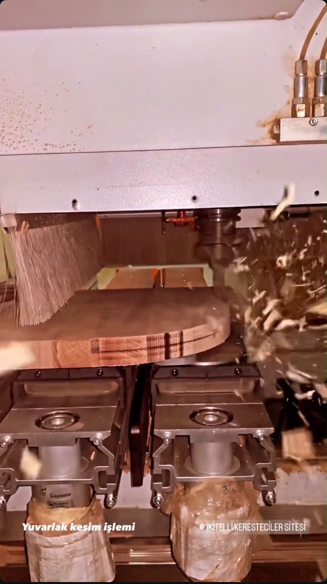 CNC makinesinde yuvarlak kesim işlemi